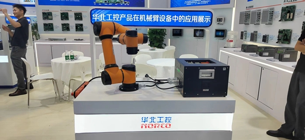 机械臂设备中的产品应用展示 机械臂设备中的产品应用展示